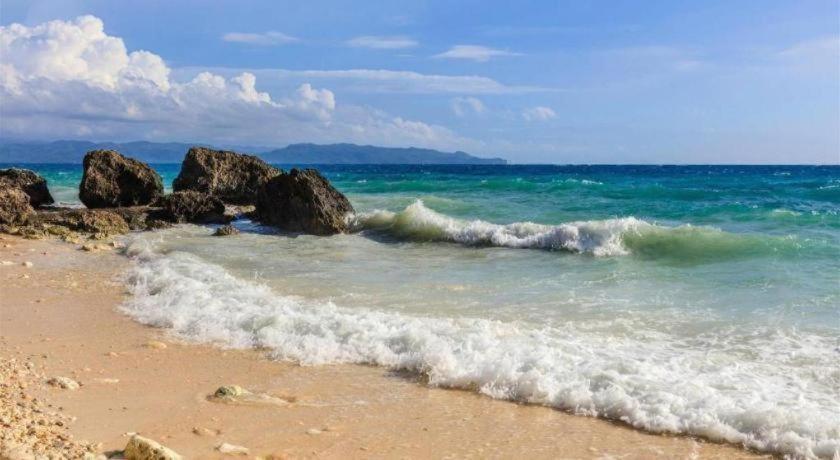 Alice In Wonderland 3* Balabag (Boracay)