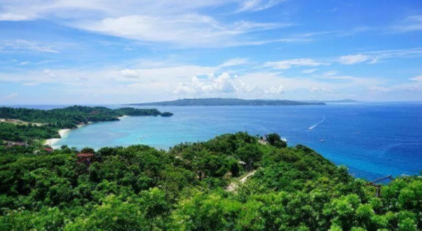 Alice In Wonderland 3* Balabag (Boracay)