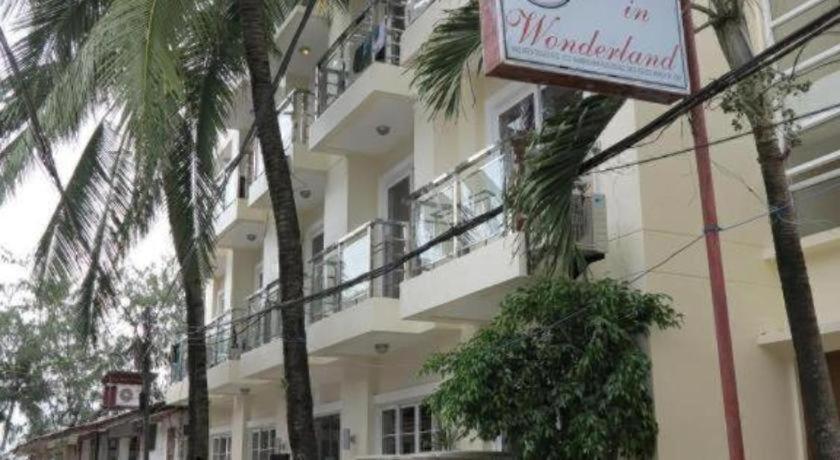 Alice In Wonderland Hotel 3*