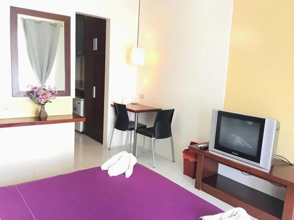 Alice In Wonderland 3* Balabag (Boracay)